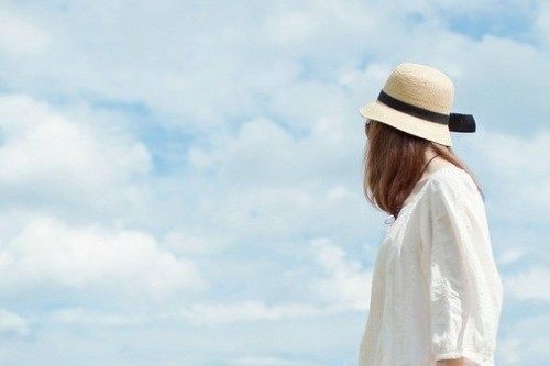 樱花飘落，浪漫忧伤