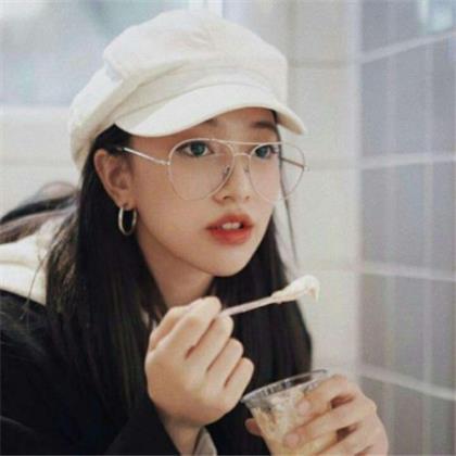 一帘花雨，半弯情思